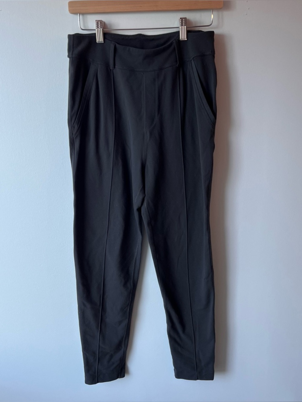 Lululemon High-Waist Trousers with Front Pleats Sweatpants